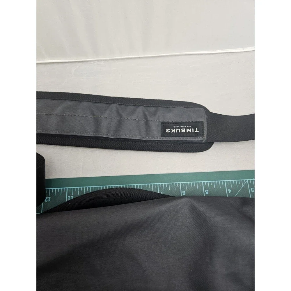 Timbuk2 San Francisco Closer Laptop Messenger Bag Metal Buckles Black/Gray
